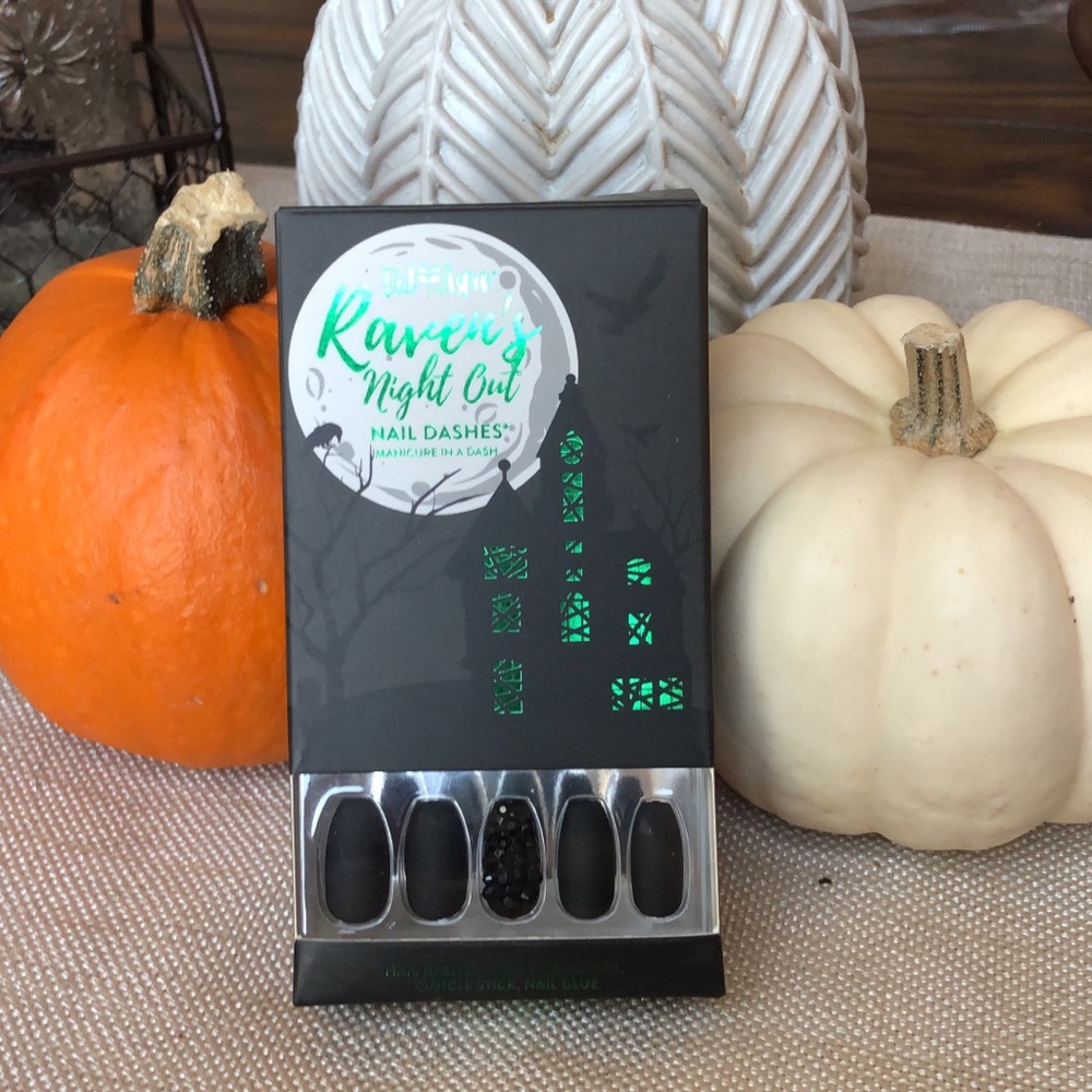 Nail Dash Pop on Manicure